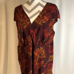 EUC Lane Bryant Wine Print V neck blouse